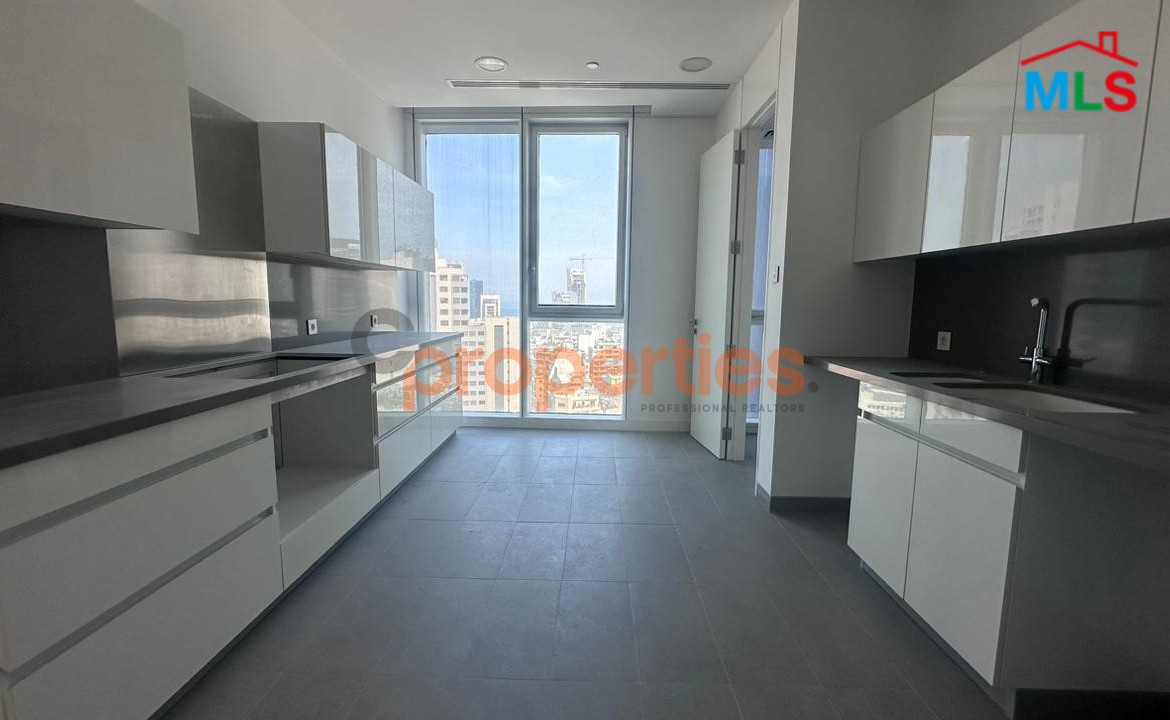 Apartment For Sale In Achrafieh – CPBWW135