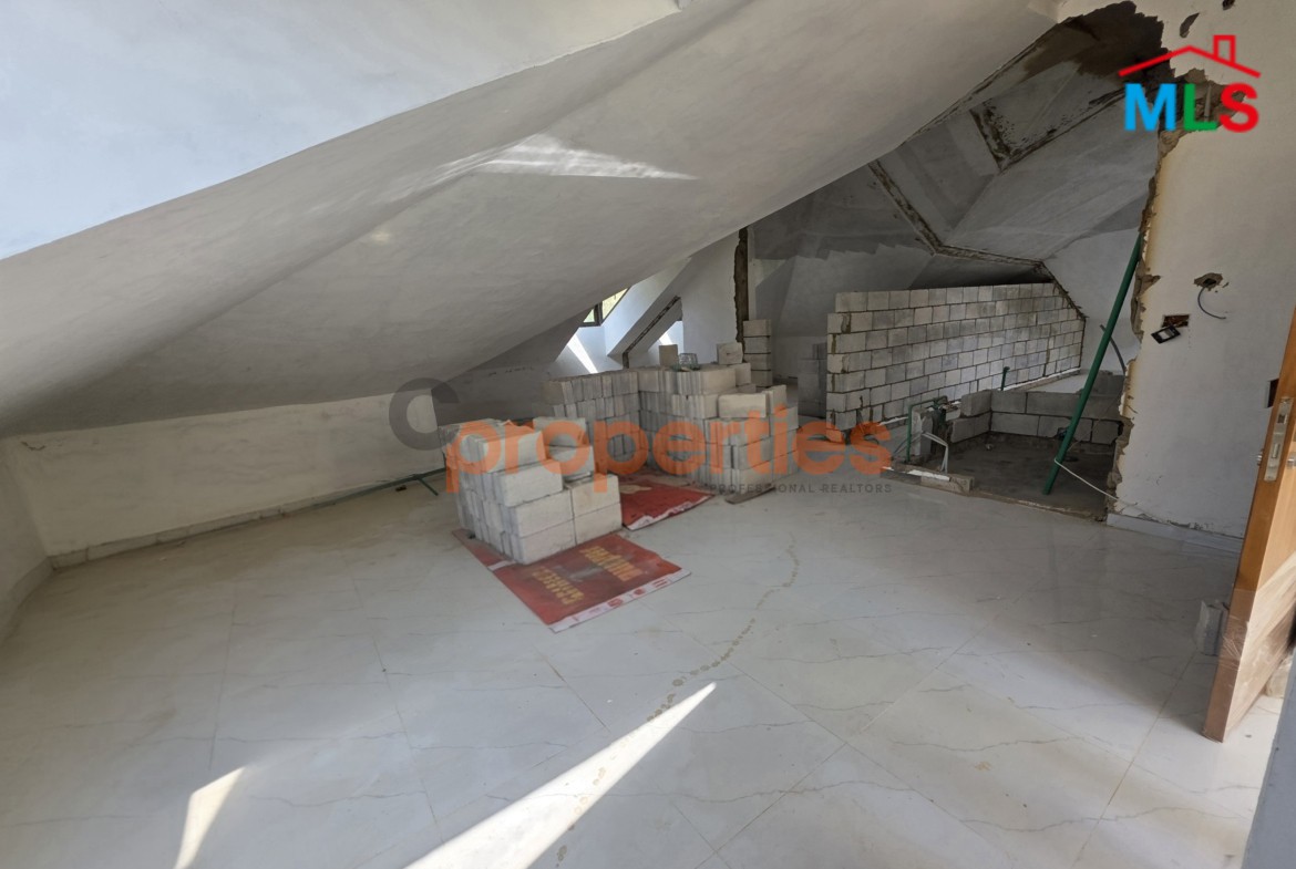 Duplex with Roof & Open View in Baabdat Sfayla, Metn For Sale – CPSK80
