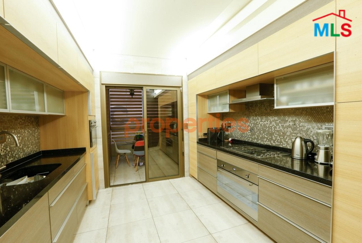 Apartment for sale in Hazmieh شقة للبيع في الحازمية CPMK207