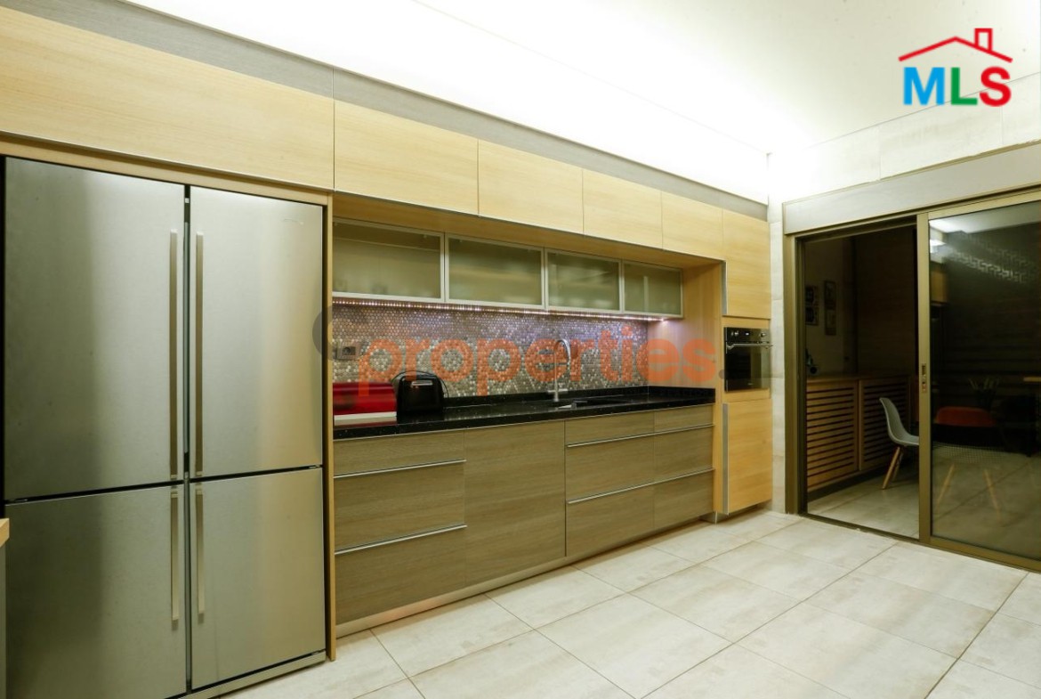 Apartment for sale in Hazmieh شقة للبيع في الحازمية CPMK207