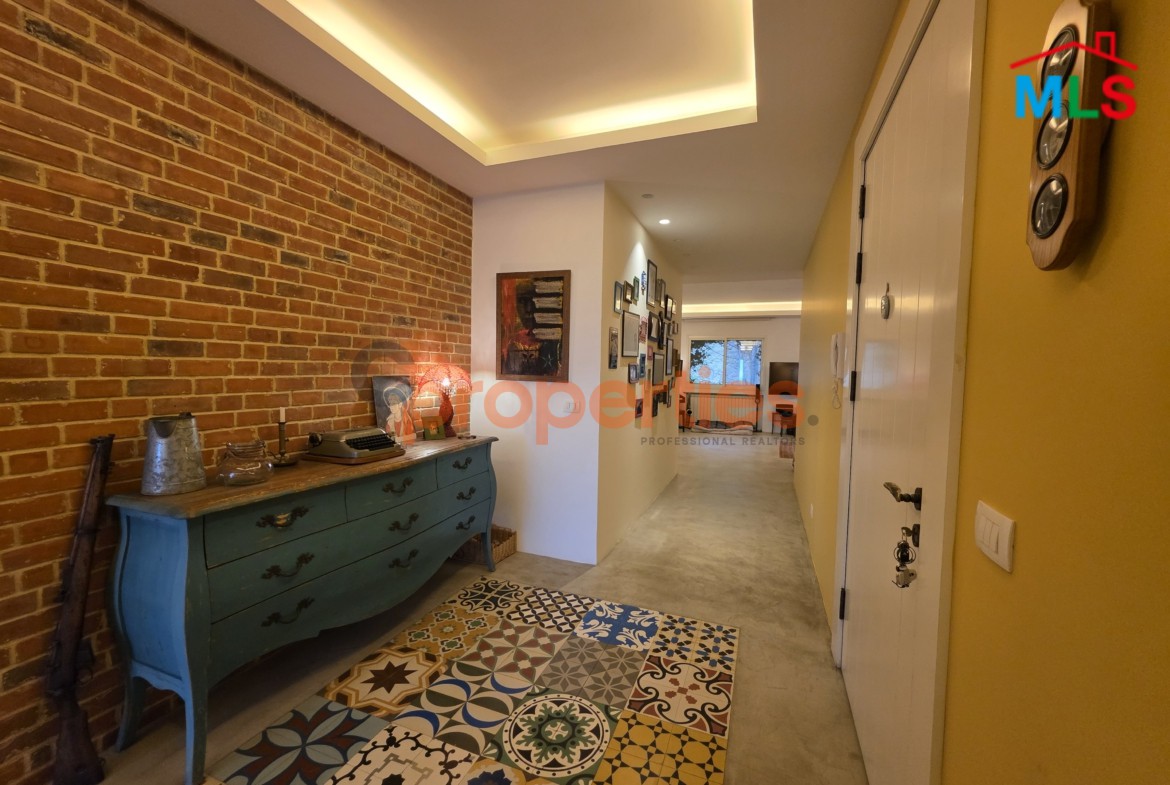Luxury Apartment with Private Pool & Garden in Oyoun Broummana, Metn For Sale – CPSK76