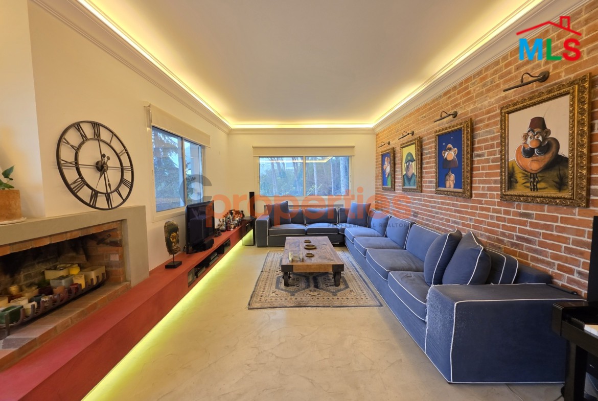 Luxury Apartment with Private Pool & Garden in Oyoun Broummana, Metn For Sale – CPSK76