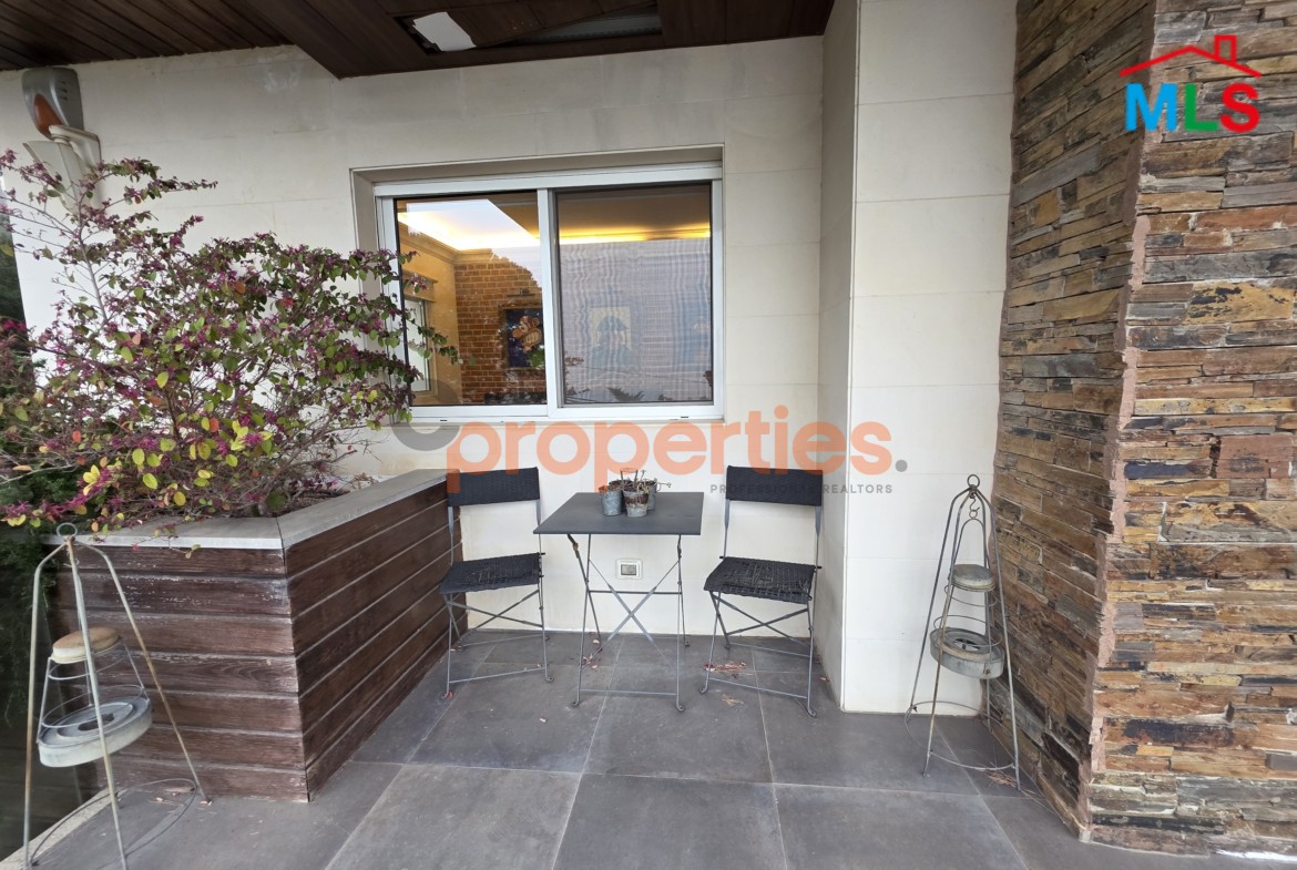 Luxury Apartment with Private Pool & Garden in Oyoun Broummana, Metn For Sale – CPSK76