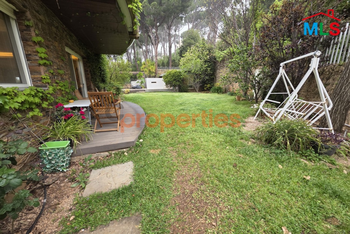 Luxury Apartment with Private Pool & Garden in Oyoun Broummana, Metn For Sale – CPSK76