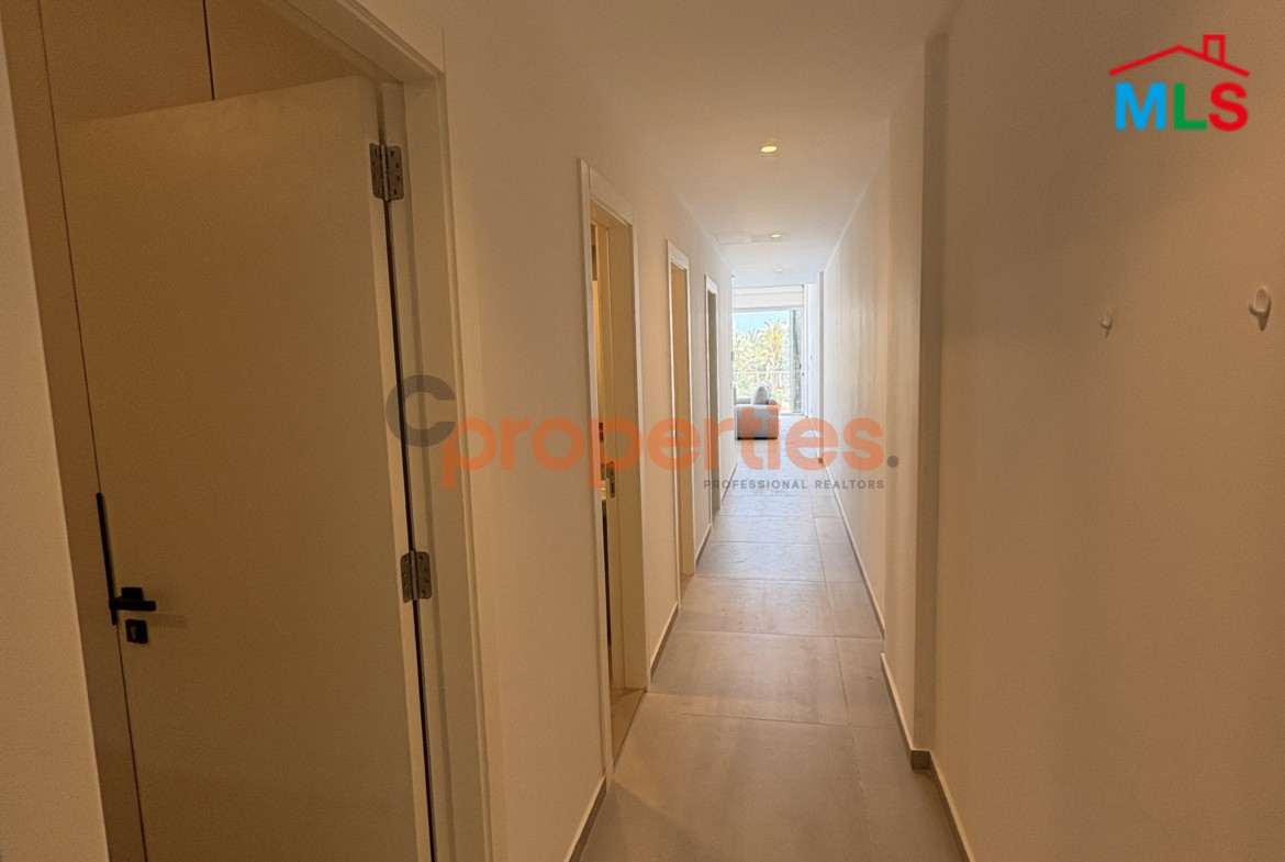 Luxury Chalet For Sale In High End Resort -CPJGN40