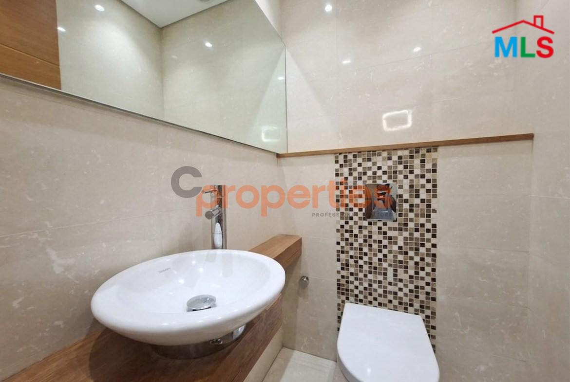 Apartment For Sale In Achrafieh – CPBMH13