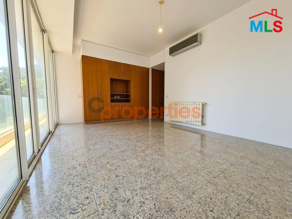 Apartment For Sale In Achrafieh – CPBMH13