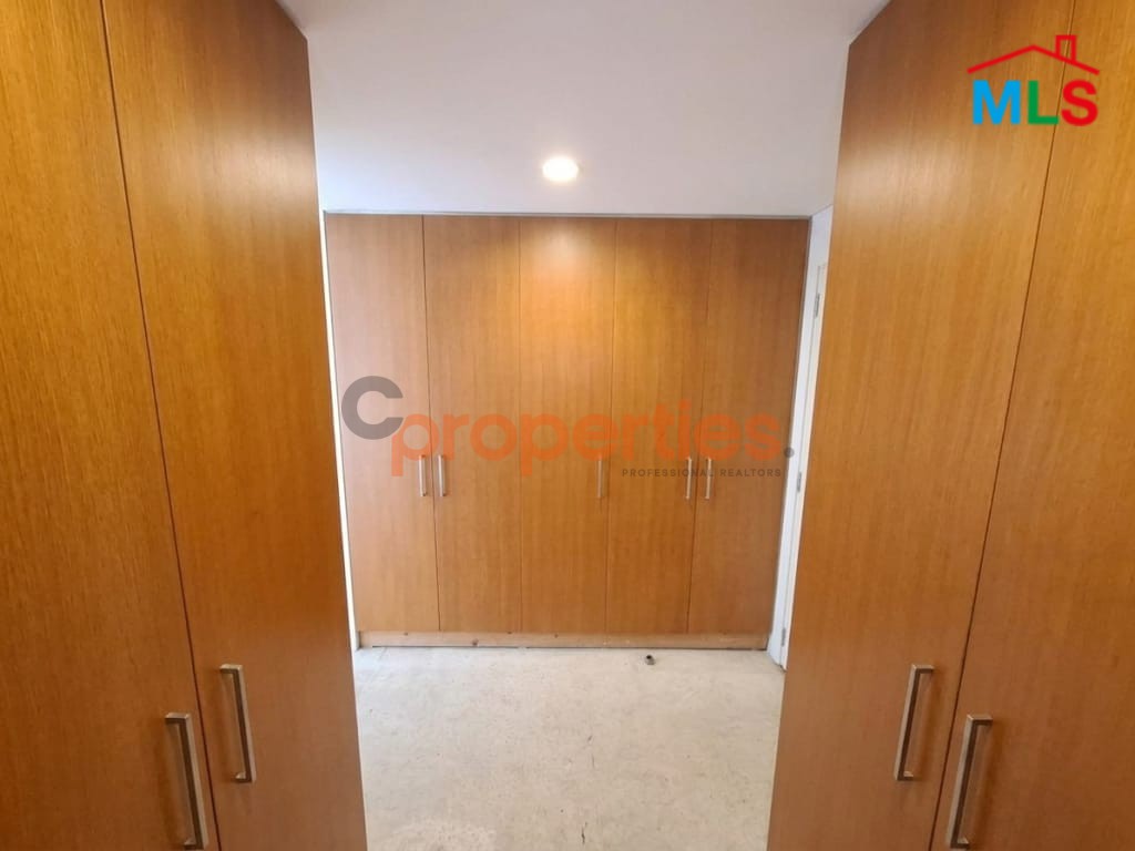 Apartment For Sale In Achrafieh – CPBMH13