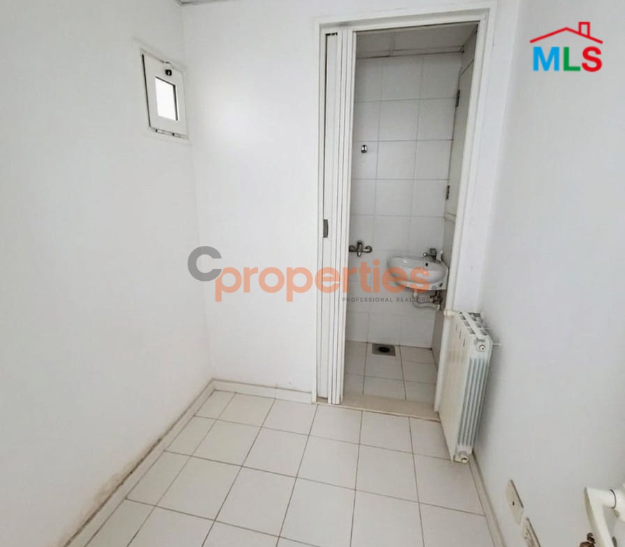 Apartment For Sale In Achrafieh – CPBMH13