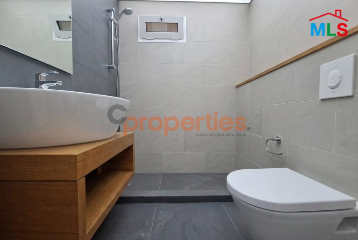 Apartment For Sale In Achrafieh – CPBMH12