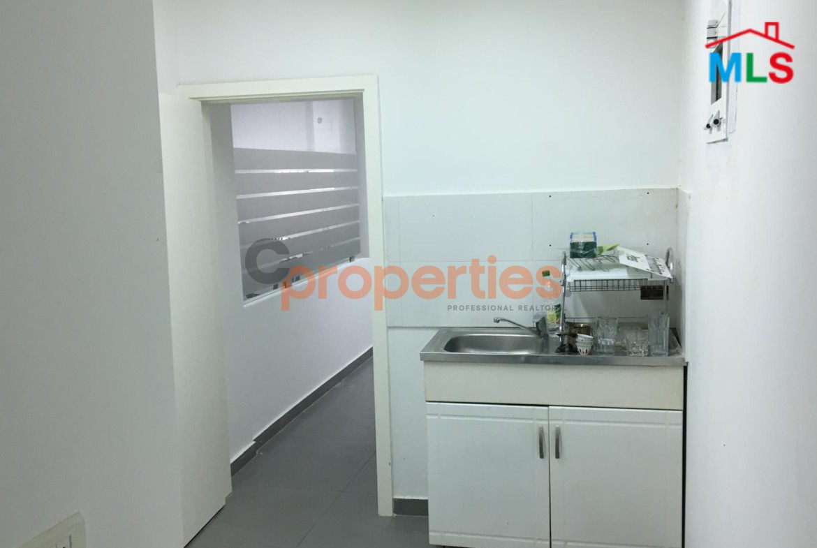 Warehouse for Sale in Zalka – CPFY222