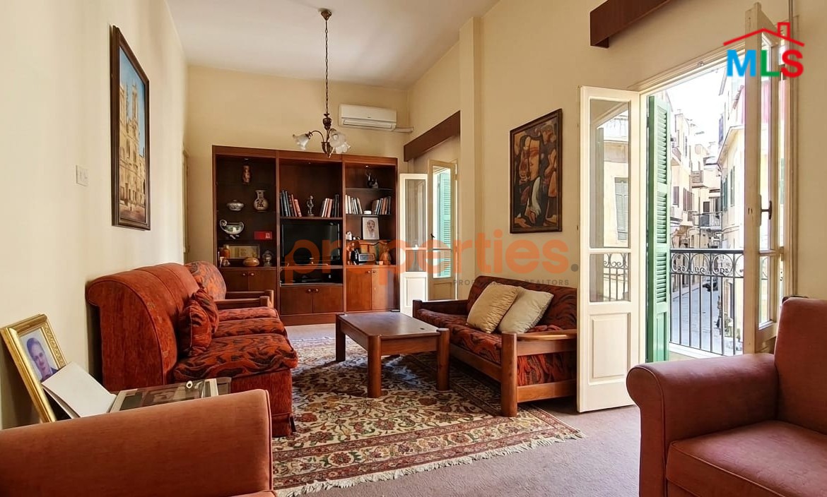 Apartment for sale In Achrafieh – CPBMH11