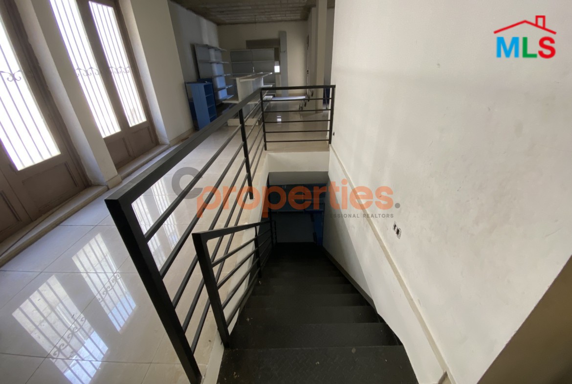 Showroom for Sale in Hazmieh – CPFY215