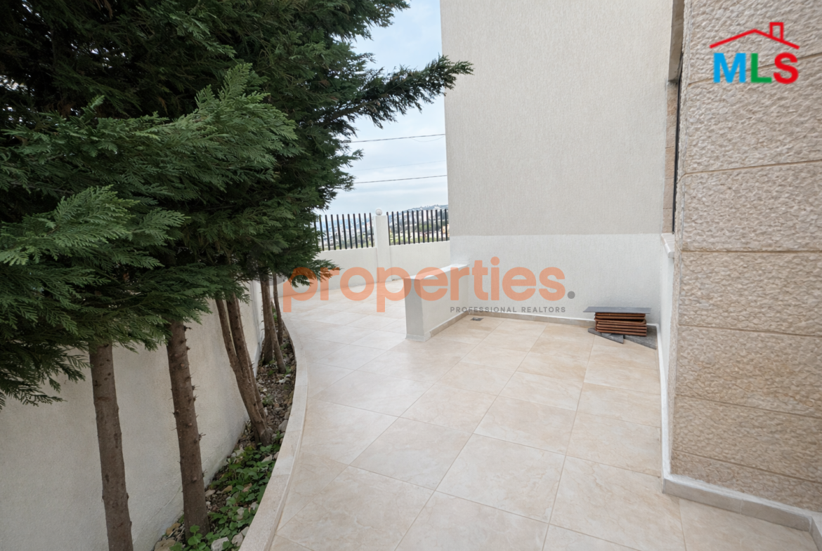 Apartment For Sale in Blat with Terrace – CPJTA10