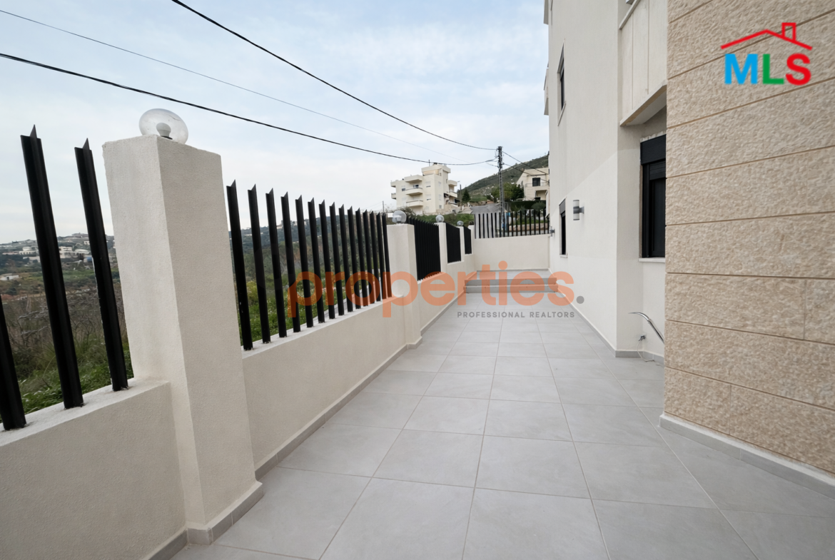 Apartment For Sale in Blat with Terrace – CPJTA10