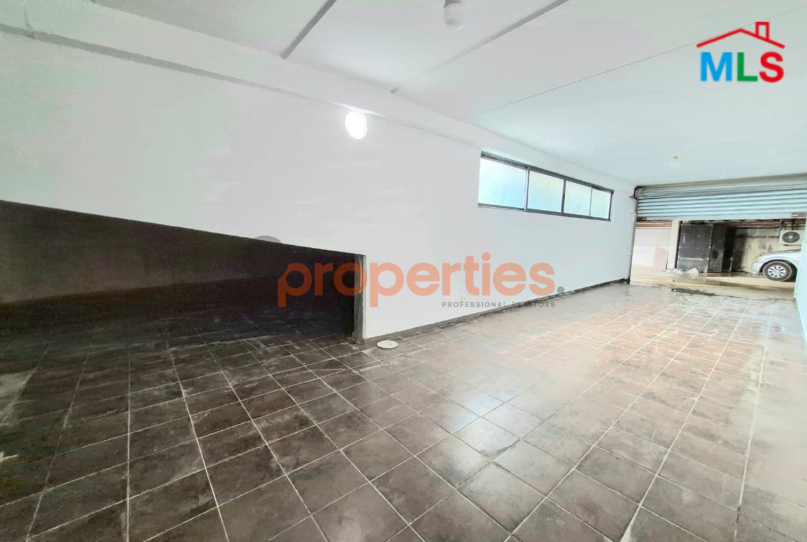 Shop For Sale In Antelias – CPRDM239