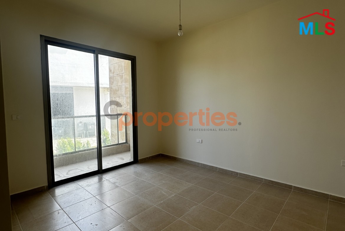 Apartment For Sale in Amchit – CPKCC69