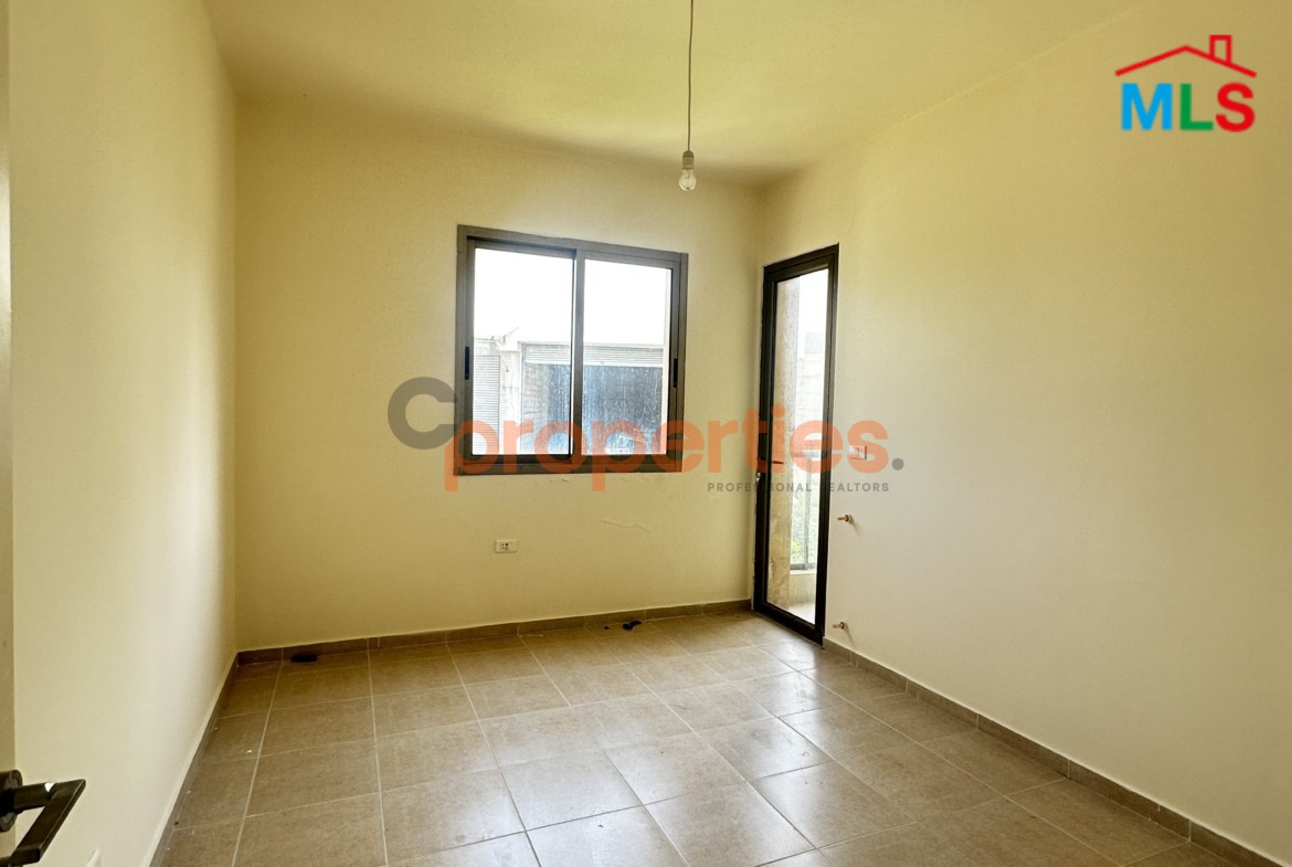 Apartment For Sale in Amchit – CPKCC69