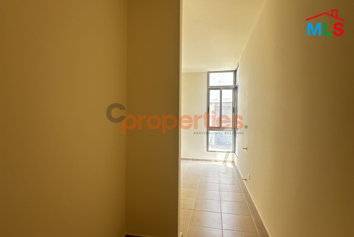 Apartment For Sale in Amchit – CPKCC69