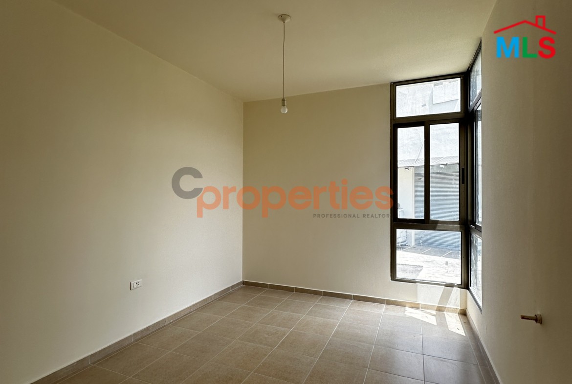 Apartment For Sale in Amchit – CPKCC69