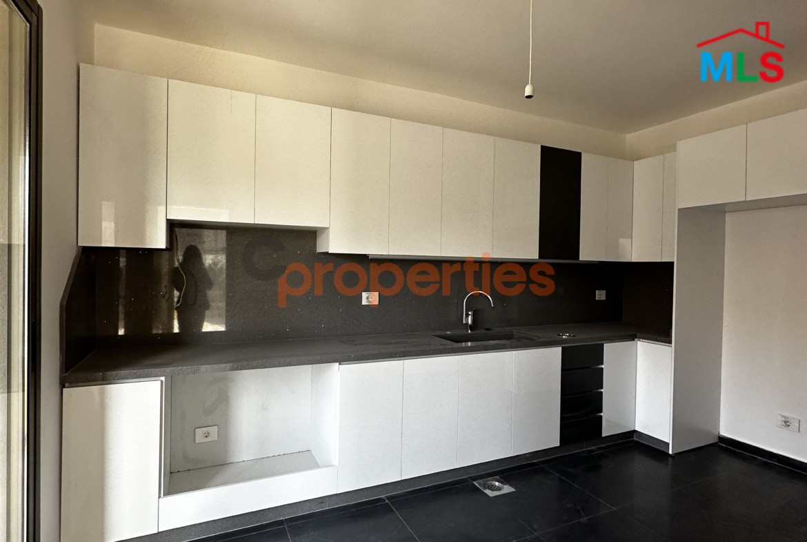 Apartment For Sale in Amchit – CPKCC63