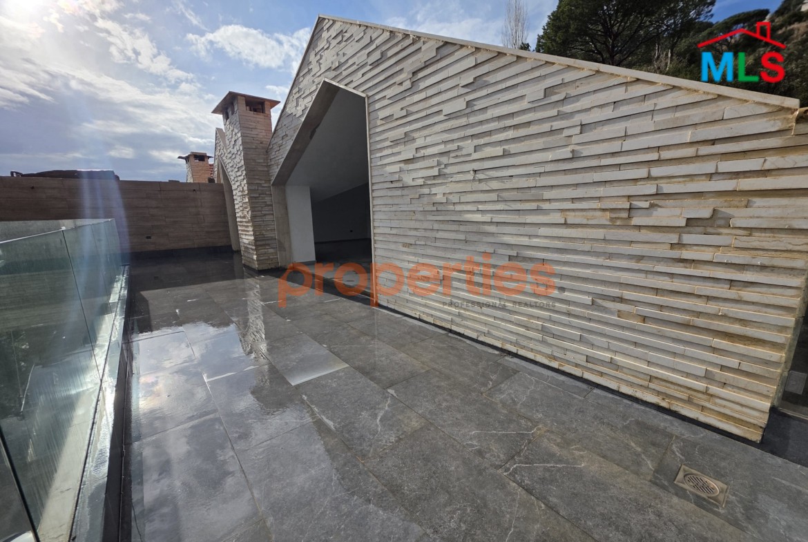 Duplex with Terrace & Garden For Sale in Baabdat – CPSK87