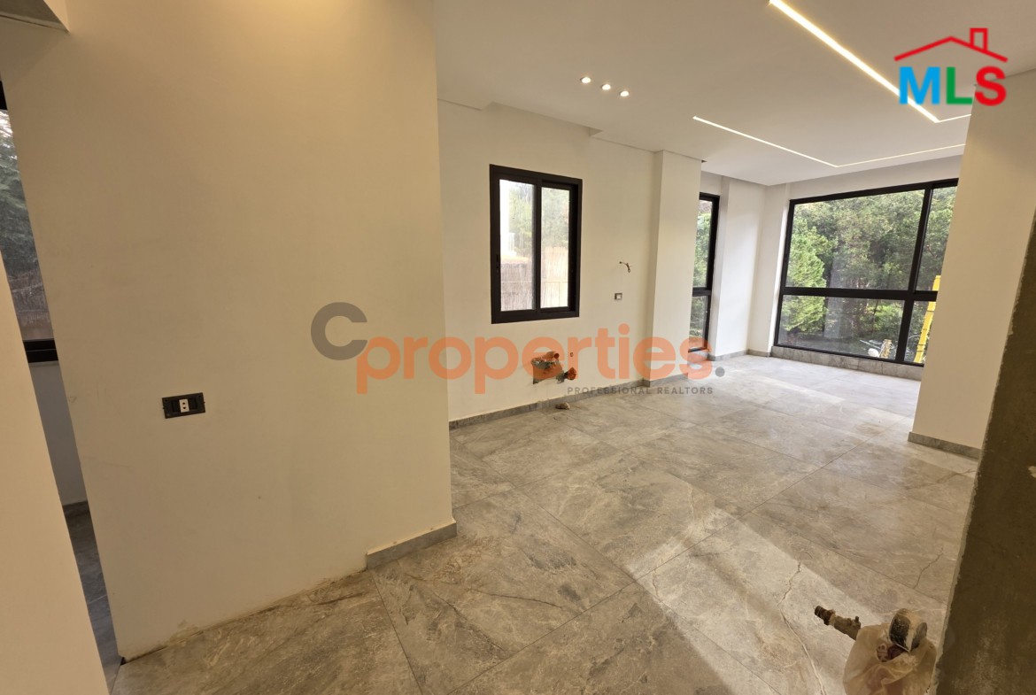 Apartment with Terrace & Garden For Sale in Baabdat – CPSK86