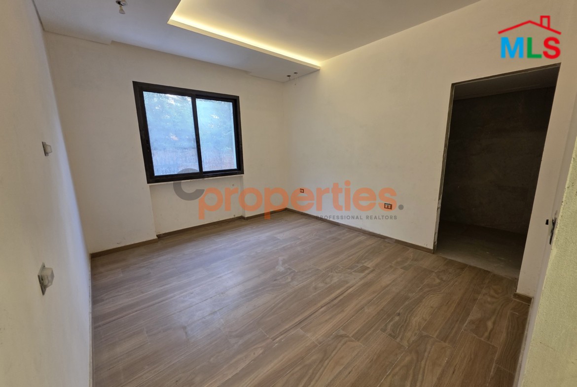 Apartment with Terrace & Garden For Sale in Baabdat – CPSK86
