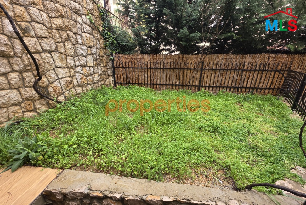 Apartment with Terrace & Garden For Sale in Baabdat – CPSK86