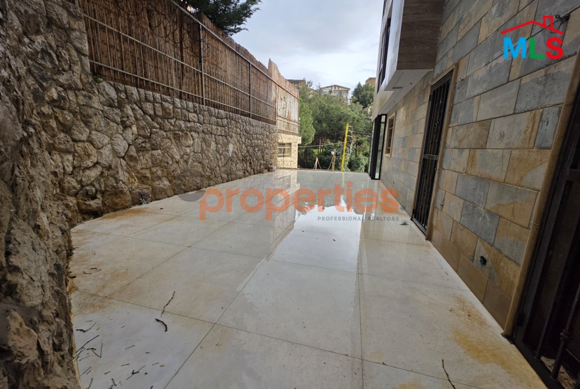 Apartment with Terrace For Sale in Baabdat – CPSK85