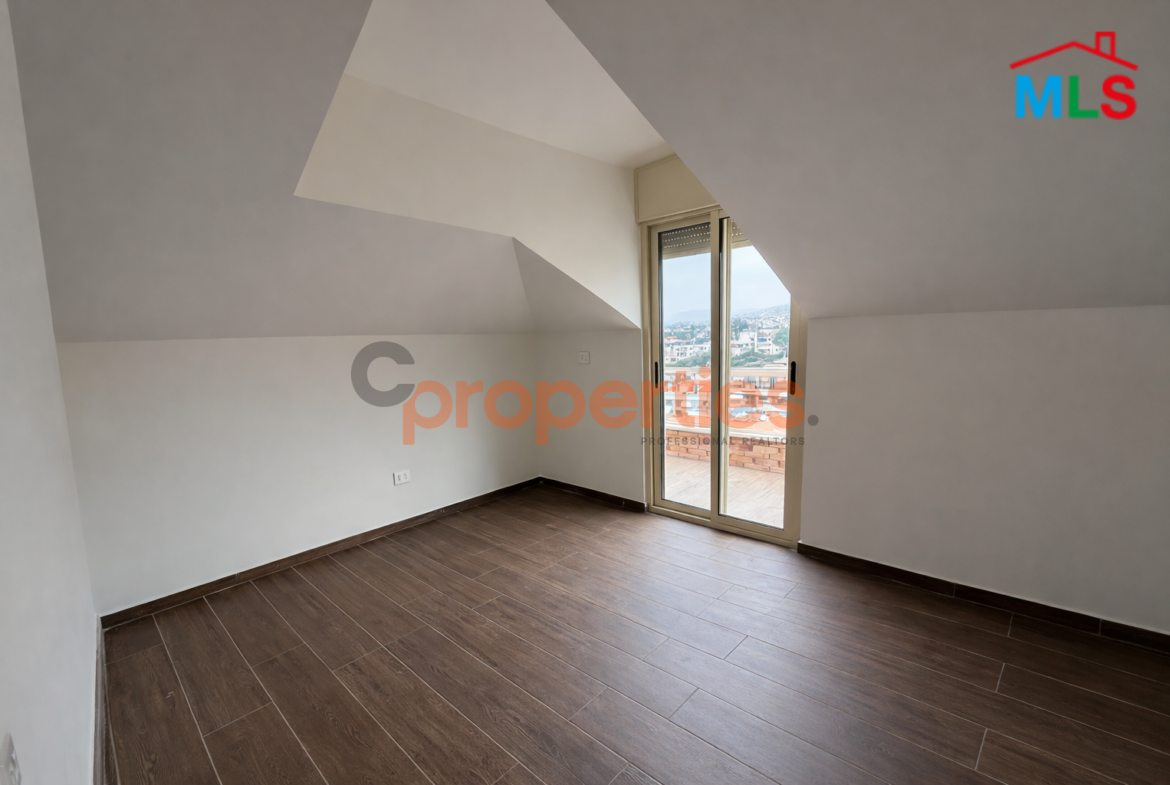 Luxurious Duplex For Sale In Mar Roukoz | CPCC140