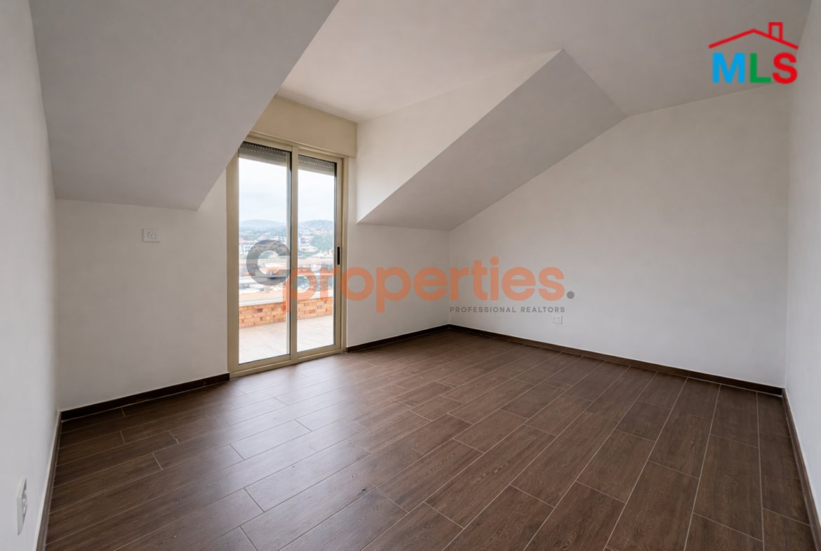 Luxurious Duplex For Sale In Mar Roukoz | CPCC140