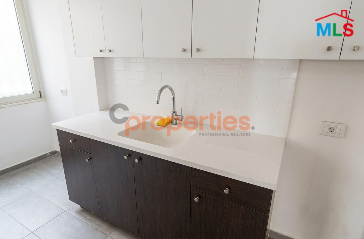 Shop For Sale In Achrafieh – CPBMH05