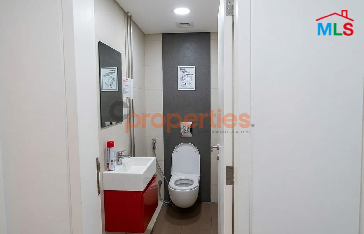 Shop For Sale In Achrafieh – CPBMH05