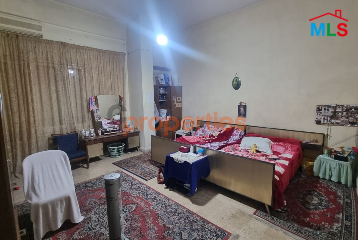 Apartment For Sale In Achrafieh – CPBMH03