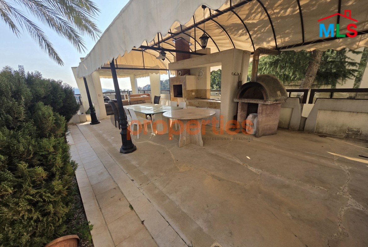 Apartment with Terrace in Baabdat for Sale شقة مع تراس للبيع في بعبدات CPSK22