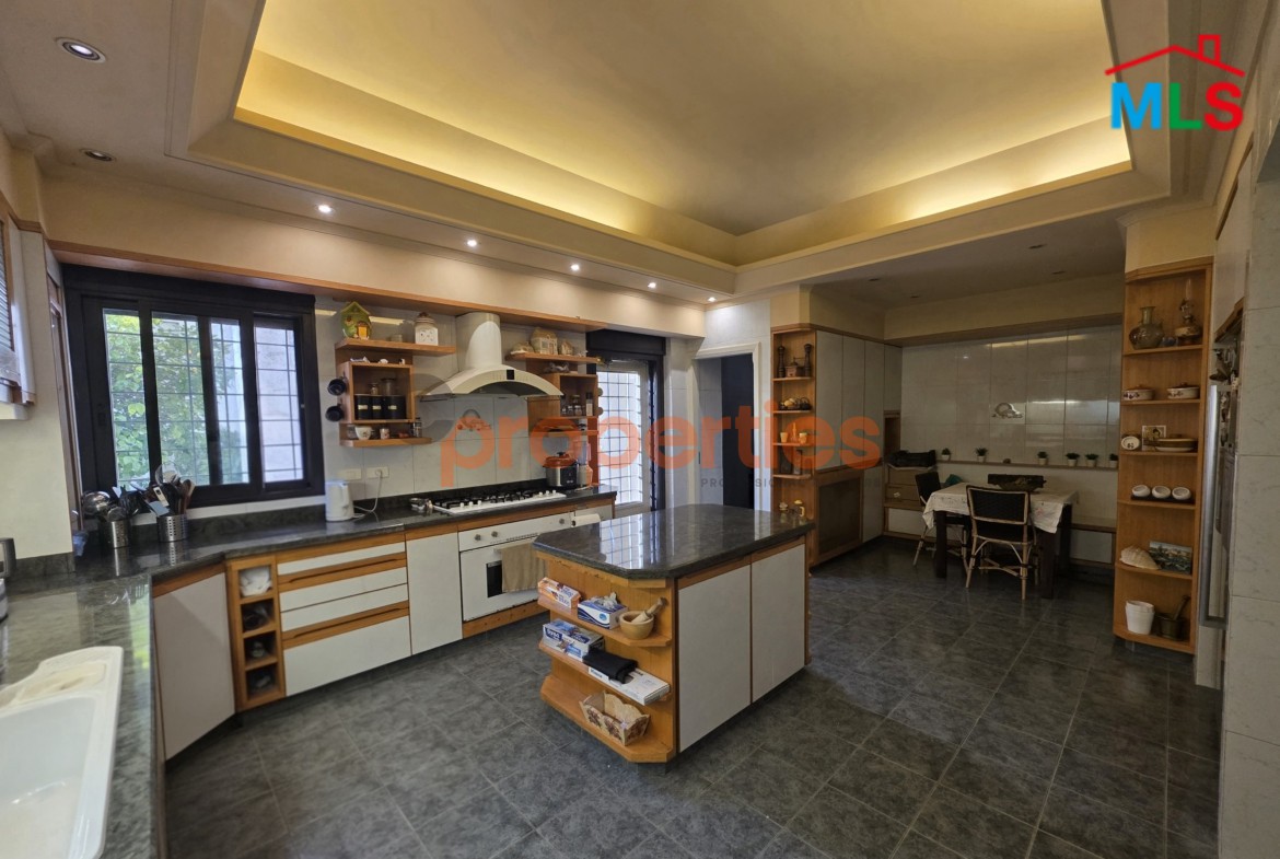 Apartment with Terrace in Baabdat for Sale شقة مع تراس للبيع في بعبدات CPSK22