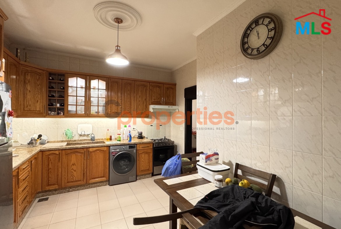 Apartment For Sale In Awkar – CPTA75
