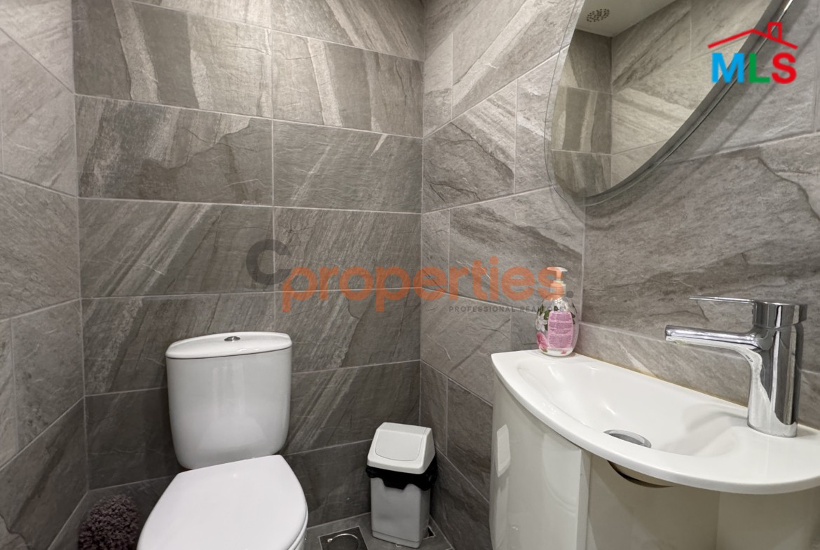 Apartment For Sale In Awkar – CPTA75