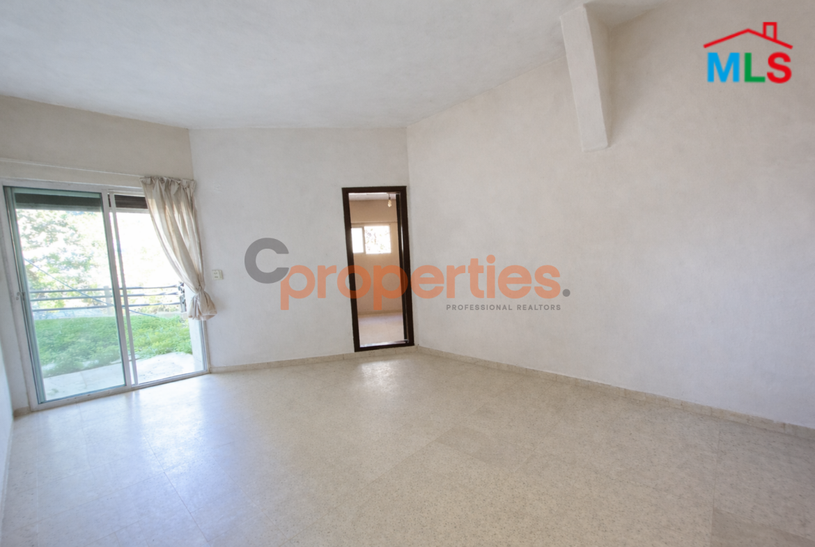 Apartment for Sale in Blat with garden – CPJTA04