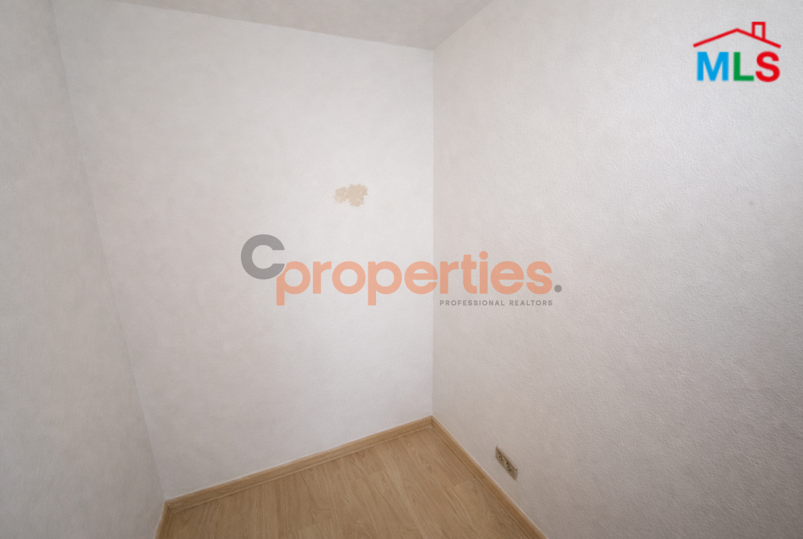Apartment for Sale in Blat with garden – CPJTA04