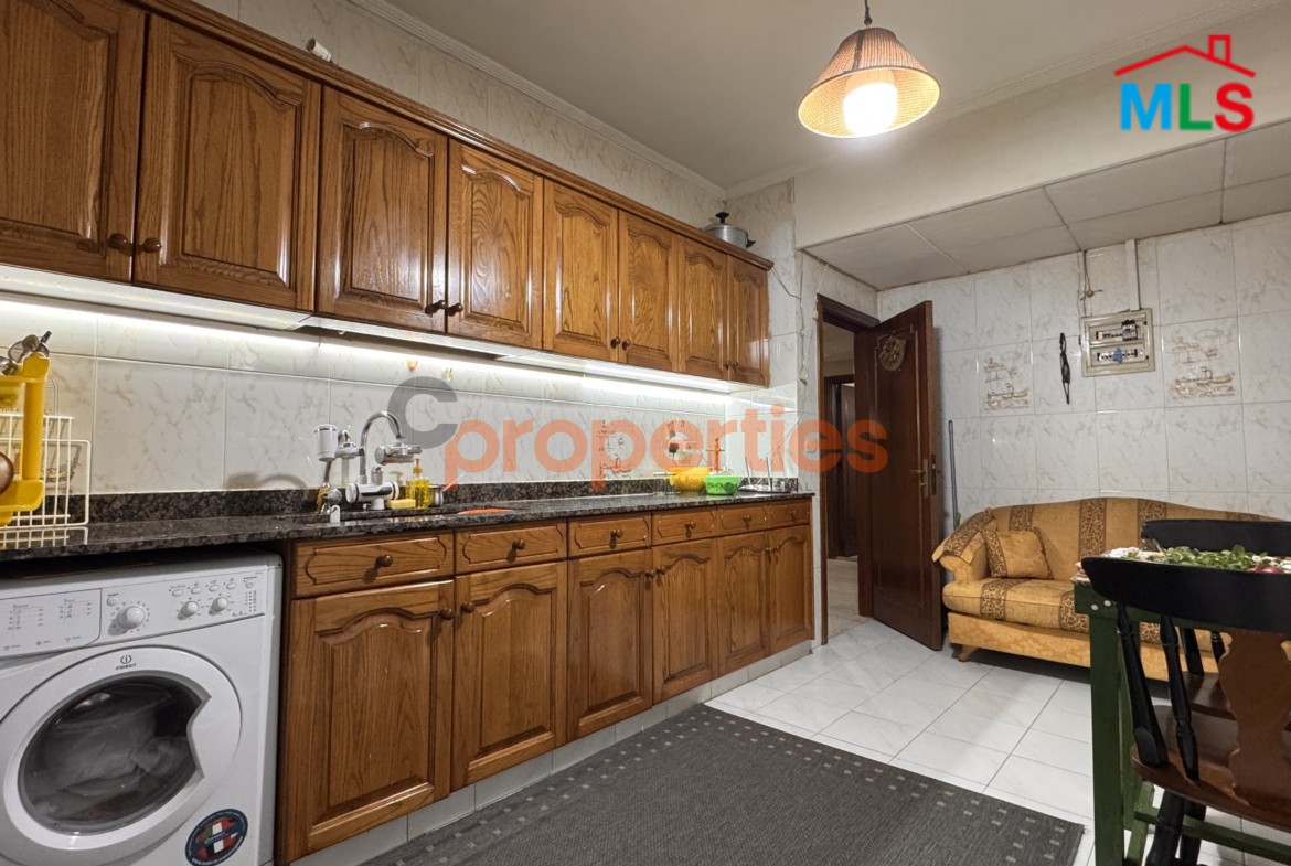 Duplex For Sale In Beit El Chaar With Terrace And A Dental Clinic – CPTA80
