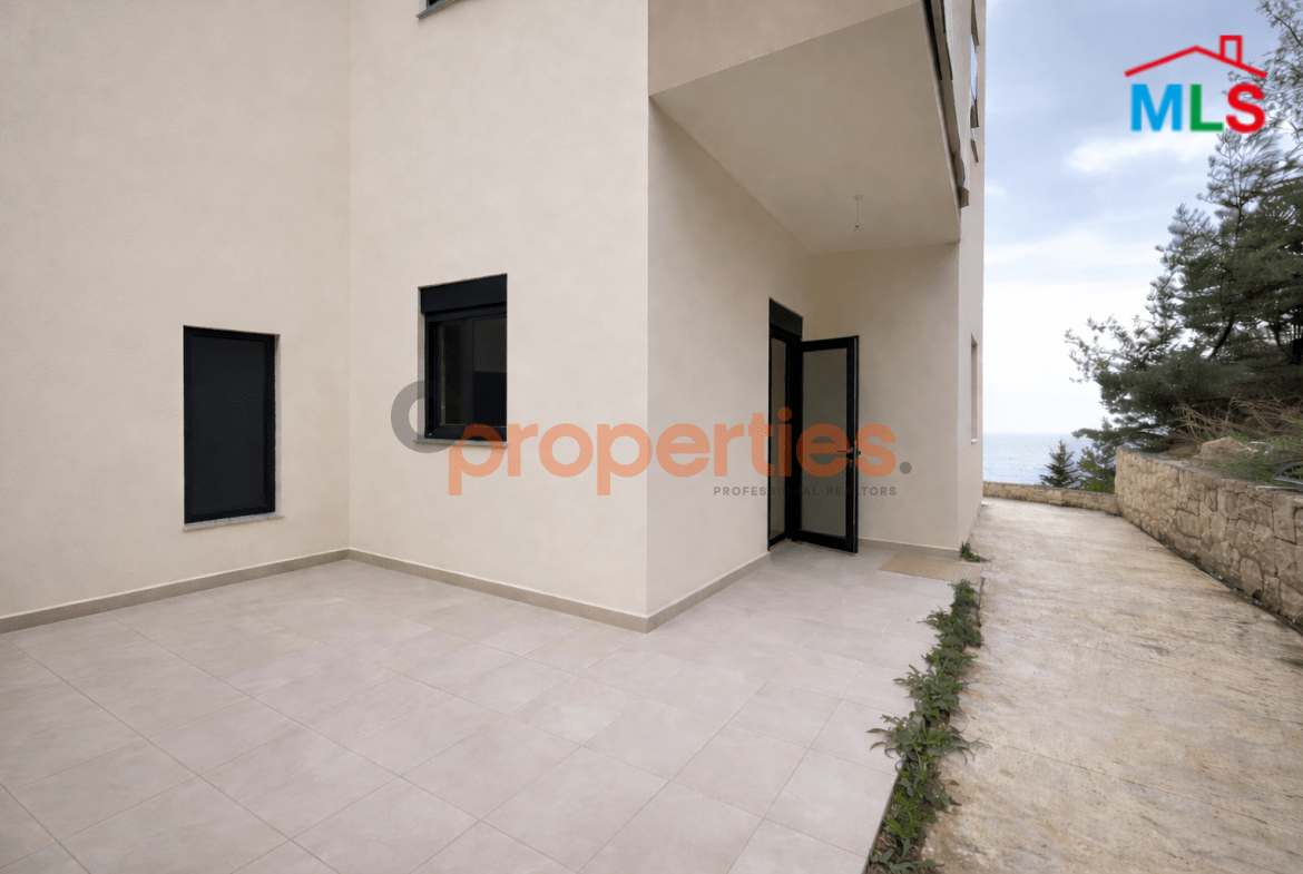 Apartment for Sale in Mastita with Terrace – CPJTA01
