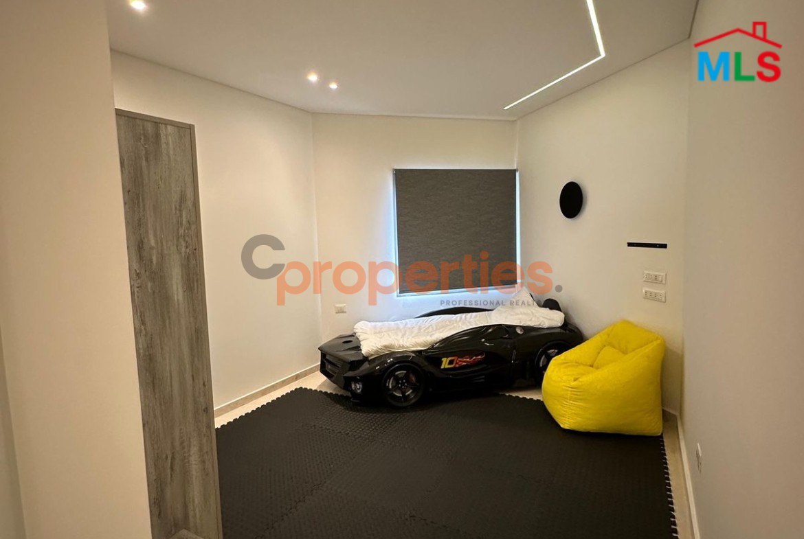 Apartment For Sale In Achrafieh – CPBWW108