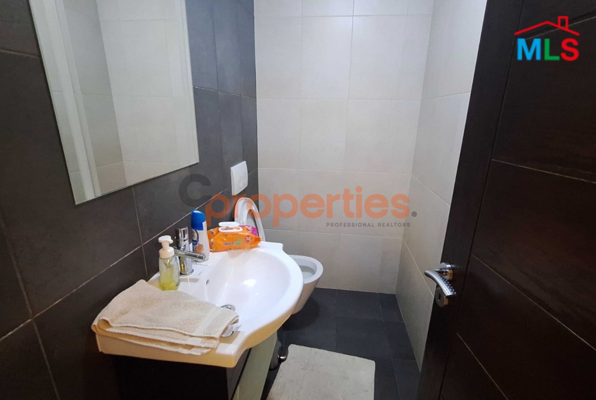 Furnished Apartment For Sale in Hadath – شقة مفروشة للبيع في الحدث CPDD65