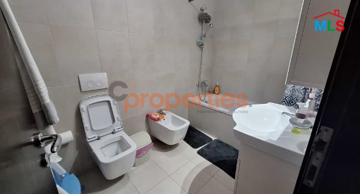 Furnished Apartment For Sale in Hadath – شقة مفروشة للبيع في الحدث CPDD65