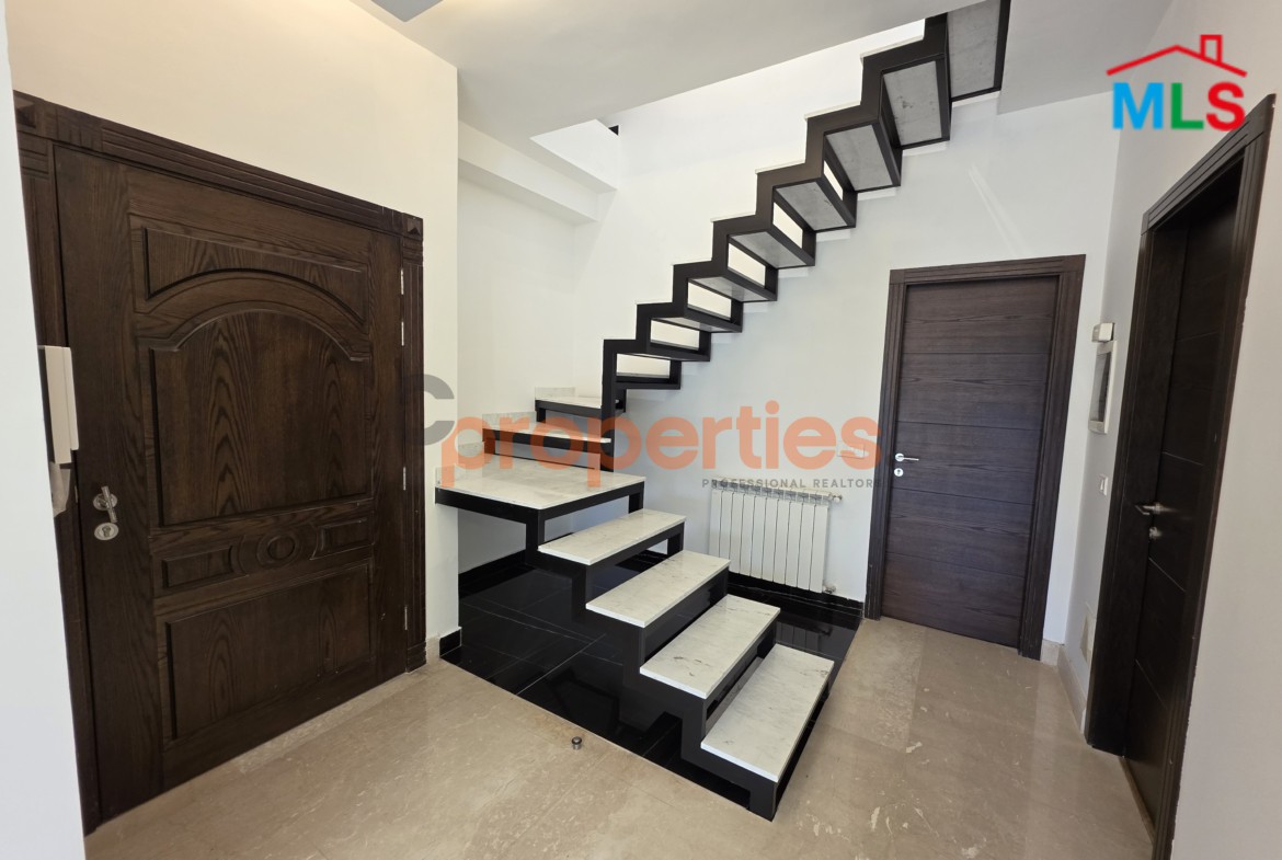280 sqm Duplex with Terrace in Baabdat For Sale – CPSK12