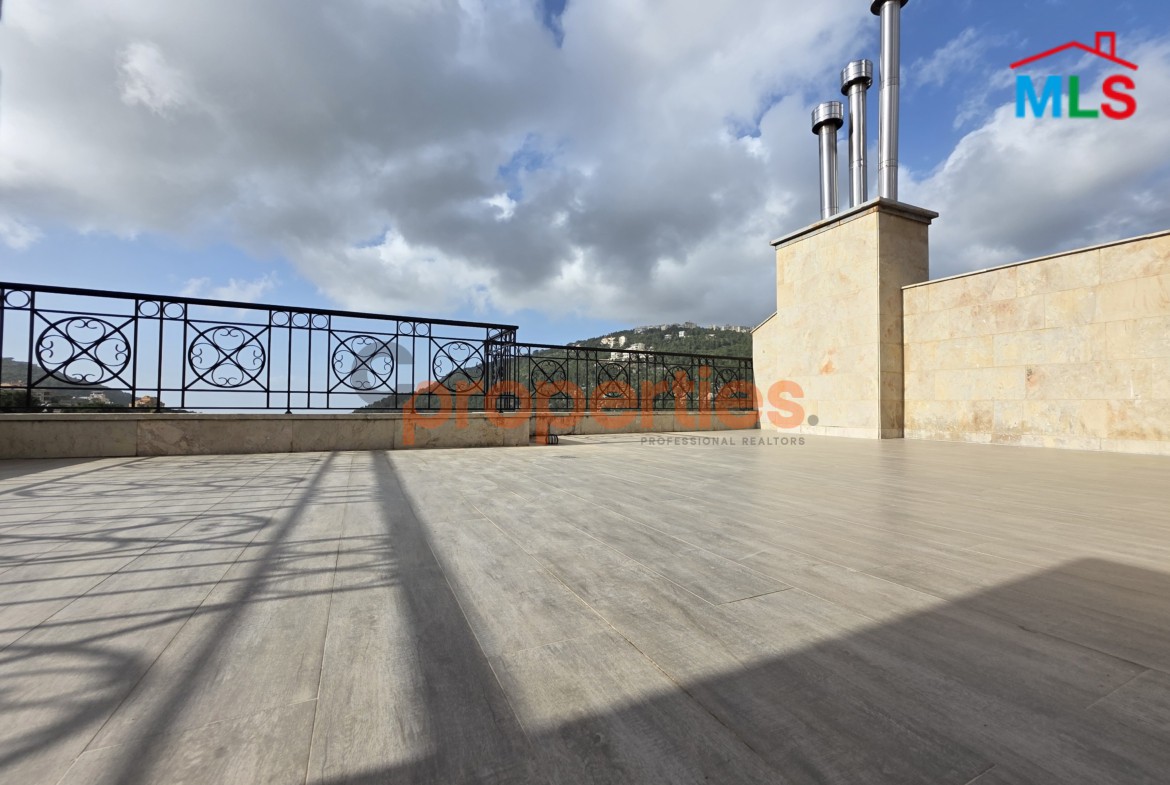280 sqm Duplex with Terrace in Baabdat For Sale – CPSK12