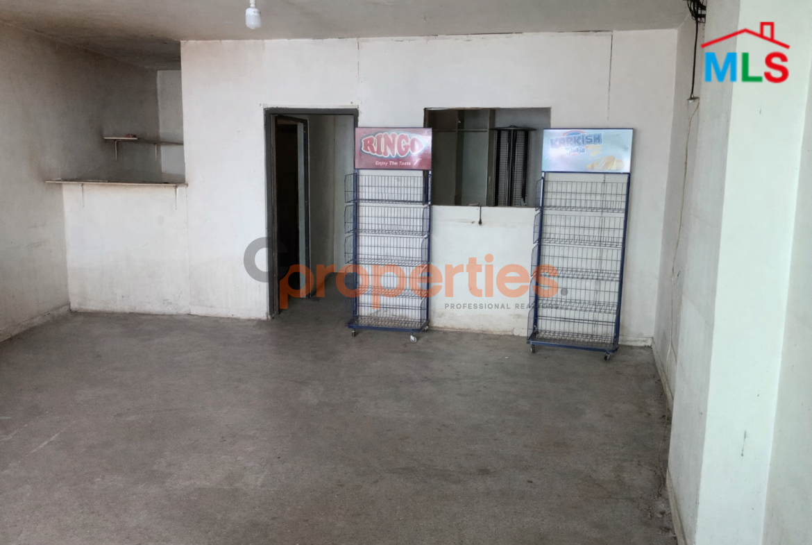 Shop for sale in Ras el dekwaneh – CPJA61