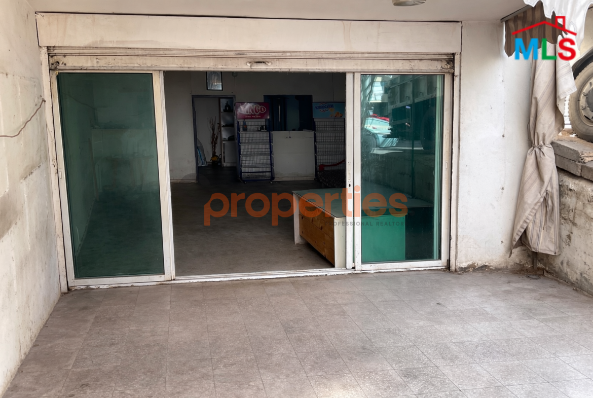 Shop for sale in Ras el dekwaneh – CPJA61